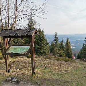 Šárka na vrcholu Girová (15.3.2024 14:53)