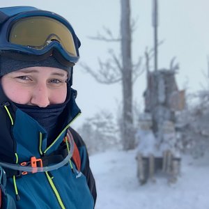 Krystyna Nitkova na vrcholu Ondřejník (3.2.2022 9:33)