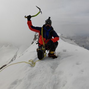 Björn Connor Chuchválek na vrcholu Gran Paradiso (22.6.2023 8:25)
