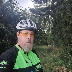 Zdeněk Munzar na vrcholu Na Skále (13.7.2023 18:03)