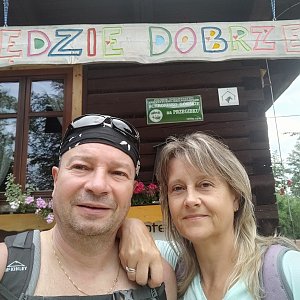 Jiří a Iveta na vrcholu Schronisko PTTK na Przegibku (23.7.2022 11:14)