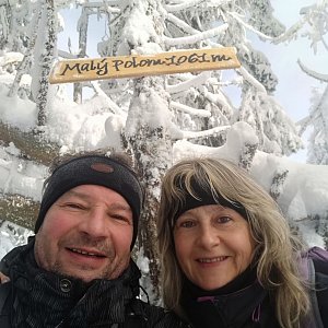 Jiří a Iveta na vrcholu Malý Polom (31.1.2021 11:54)