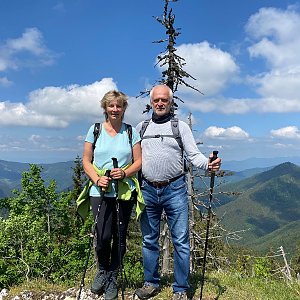 Ivana a Petr Kadovi na vrcholu Predný Šiprúň (11.6.2022 10:37)