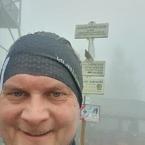 Michal Kohout na vrcholu Velká Čantoryje / Czantoria Wielka (7.5.2022 11:18)