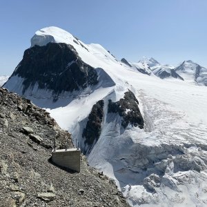 Martin Matějka na vrcholu Klein Matterhorn  (18.7.2023 10:54)