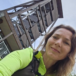 Marcela Kubíčková na vrcholu Přední Bukový kopec (14.4.2024 9:20)