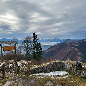 Jaroslava Bašová na vrcholu Liptovský hrad (30.12.2022 11:24)
