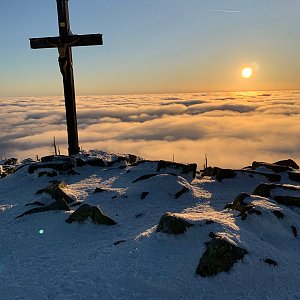 Jan Matiášek na vrcholu Luzný / Lusen (13.2.2023 16:59)