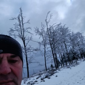 Li Be na vrcholu Stanovec (15.12.2023 14:16)
