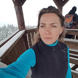 Marcela Kubíčková na vrcholu Miloňová (3.4.2022 10:25)