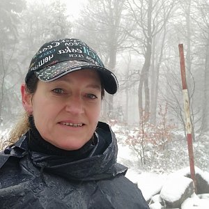 Ivana Urbánková na vrcholu Ostrý (16.4.2022 11:45)