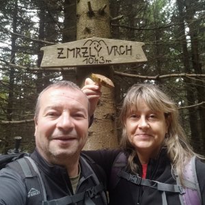 Jiří a Iveta na vrcholu Zmrzlý vrch (21.10.2023 12:00)