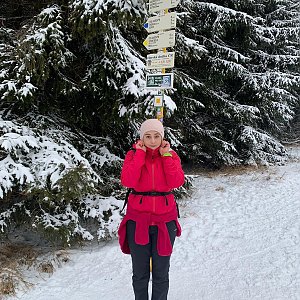 Zuzana Vojtasová na vrcholu Javorový vrch (9.1.2021 15:00)