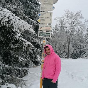 Luki Kraus na vrcholu Javorový vrch (9.2.2021 10:00)