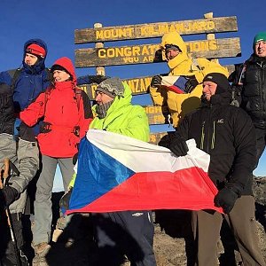 Jan Matiášek na vrcholu Kilimandžáro - Uhuru (4.3.2016 8:02)