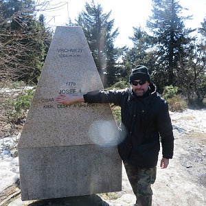 Daniel Ledl na vrcholu Vrchmezí (23.4.2022 15:18)
