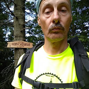 Jiří Sumbal na vrcholu Burkův vrch / Burkov vrch (13.8.2018 10:58)