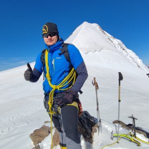 Björn Connor Chuchválek na vrcholu Entdeckungsfelsen (25.6.2023 9:50)