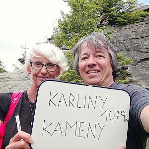 Jana a Pavel Kasaničovi na vrcholu Karliny kameny (14.7.2022 13:35)