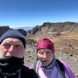 Ivana a Petr Kadovi na vrcholu Pico Viejo (29.3.2024 14:07)