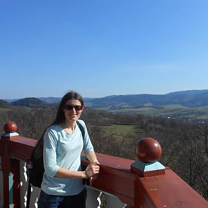Pavla Lžičařová na vrcholu Karlův kopec (1.4.2017 15:58)