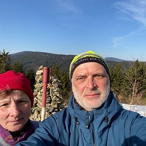 Ivana a Petr Kadovi na vrcholu Kyčera (20.3.2022 15:30)
