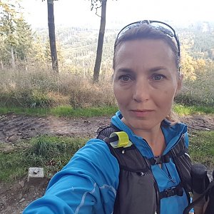 Marcela Kubíčková na vrcholu Vlčí vrch (29.9.2021 10:09)