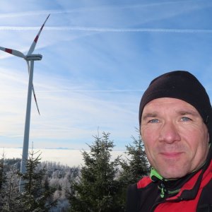 Divočák na vrcholu Hvězdná - JV vrchol (4.12.2025 9:42)