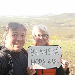 Jana a Pavel Kasaničovi na vrcholu Solanská hora (1.5.2022 9:40)