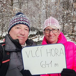 Jana a Pavel Kasaničovi na vrcholu Vlčí hora / Obervald (9.4.2022 9:55)