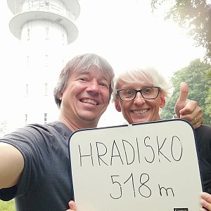 Jana a Pavel Kasaničovi na vrcholu Hradisko (5.7.2022 13:10)