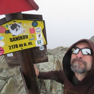 Daniel Ledl na vrcholu Baníkov (10.8.2023 13:54)