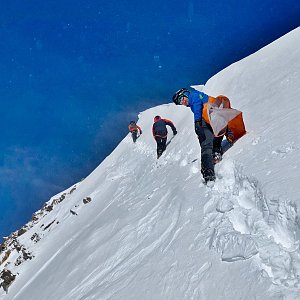 Ondra Horáček na vrcholu Zumsteinspitze / Punta Zumstein (9.4.2023 11:25)