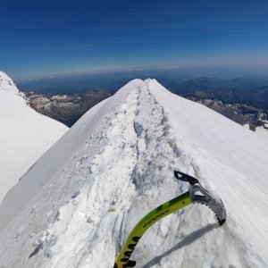 Björn Connor Chuchválek na vrcholu Parrotspitze / Punta Parrot (24.6.2023 12:40)