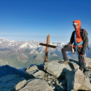 Ondra Horáček na vrcholu Grand Combin de Valsorey (20.7.2023 7:47)