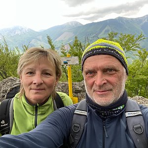 Ivana a Petr Kadovi na vrcholu Sokolie (22.5.2022 11:05)