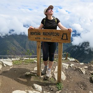 ZdenkaV na vrcholu Montaña Machu Picchu (25.5.2017)