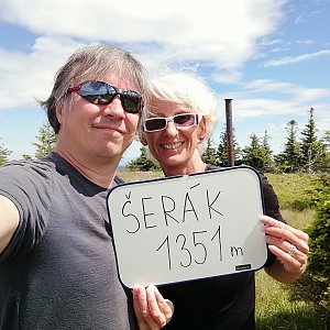 Jana a Pavel Kasaničovi na vrcholu Šerák (13.7.2022 11:54)