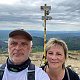 Ivana a Petr Kadovi na vrcholu Poludňový grúň (20.5.2022 10:56)