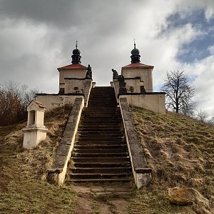 ZdenkaV na vrcholu Kalvarie Ostrý (5.3.2023)