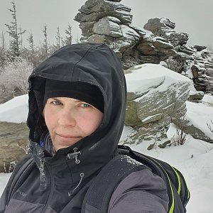 Anna Valuchová na vrcholu Obří skály (22.1.2022 17:56)