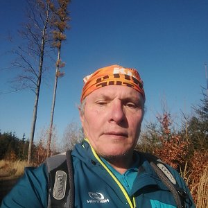 Jaroslav Hrabuška na vrcholu Chumchálky - V (11.11.2021 11:59)