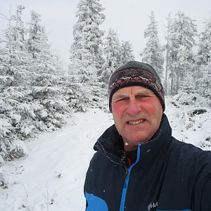 Michal Kříž na vrcholu Srní hlava (8.1.2022 10:22)