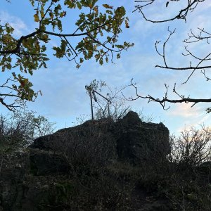 Betička na vrcholu Krkavčí skála (7.11.2023 16:27)