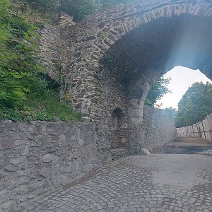 Cyklista 73 na vrcholu Rosenberg ( hrad Krupka ) (5.6.2022 5:49)