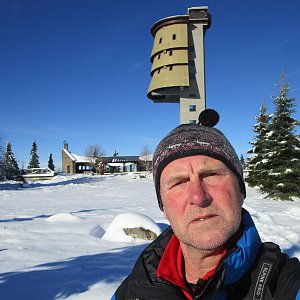 Michal Kříž na vrcholu Poledník (27.11.2022 11:37)
