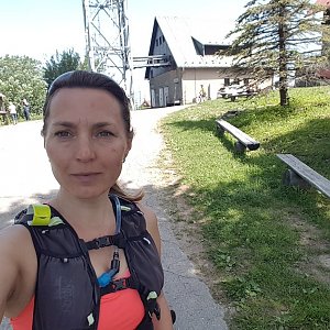 Marcela Kubíčková na vrcholu Malý Javorový (19.6.2022 10:39)