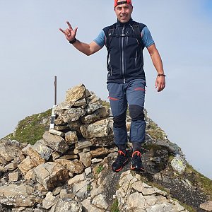 Libor Morong na vrcholu Vorder Grauspitz (18.8.2021 11:46)