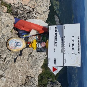Jiří Tomaštík na vrcholu Veľký Rozsutec (7.7.2023 13:04)