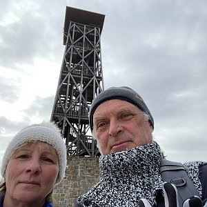 Ivana a Petr Kadovi na vrcholu Velký Lopeník (3.3.2022 11:51)